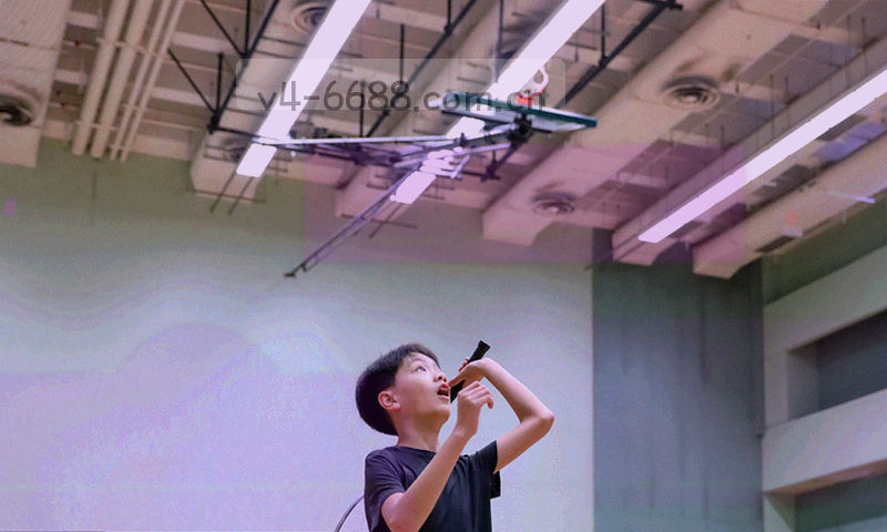 数据可视化线条与网格交叠的抽象图形，用于标识联赛排名速览区域